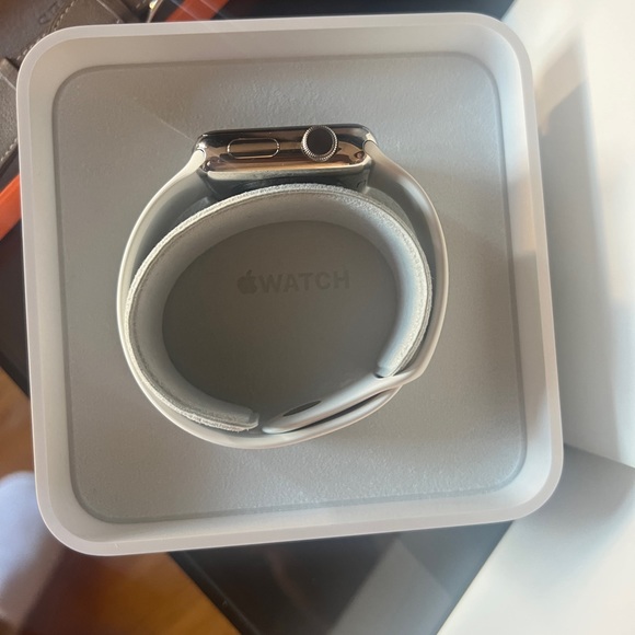 Apple Watch Series 2 42mm with Hermes Band - Picture 2 of 9
